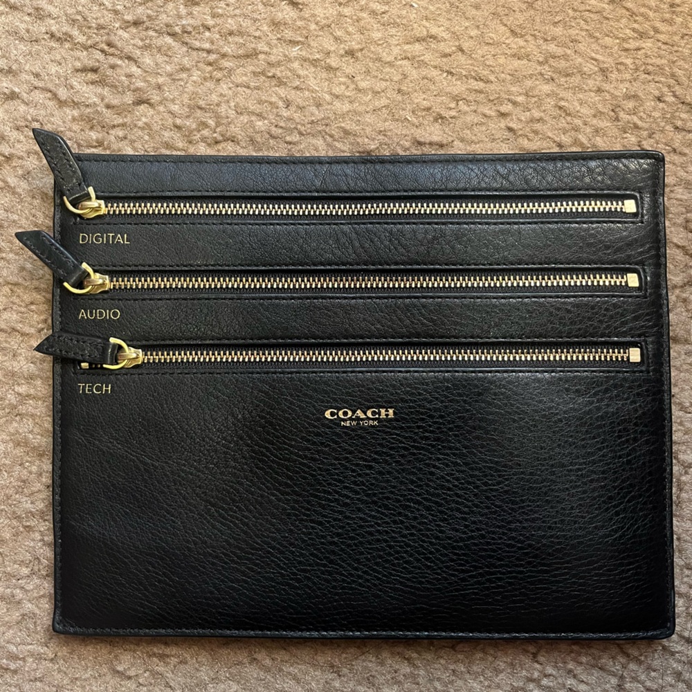 Coach wallet/clutch. Can be used as either